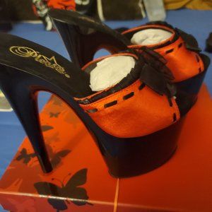 Pleaser Adore 701 size 7 (BRAND NEW NEVER WORN)